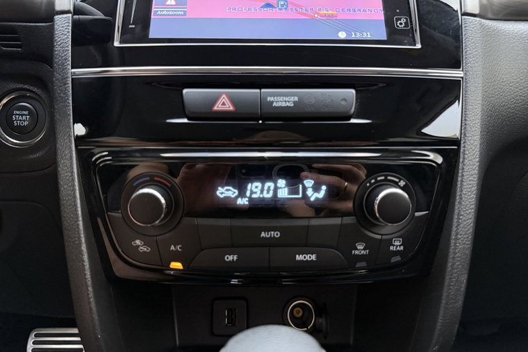 Vehicle Image 28
