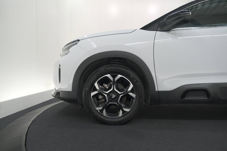 Vehicle Image 17