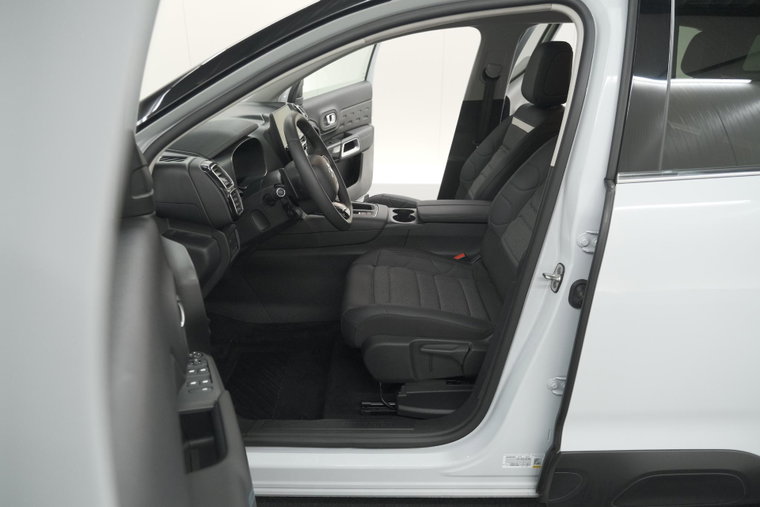 Vehicle Image 23