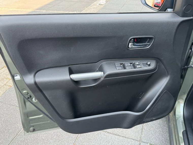 Vehicle Image 17