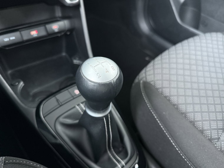 Vehicle Image 32