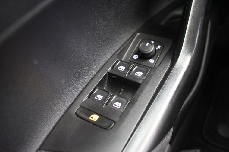Vehicle Image 27