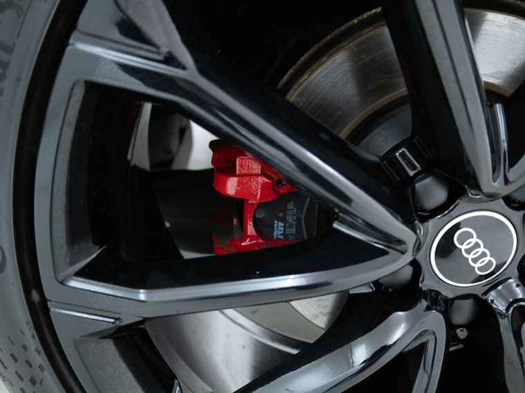 Vehicle Image 30