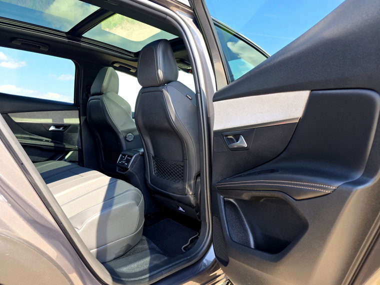 Vehicle Image 33