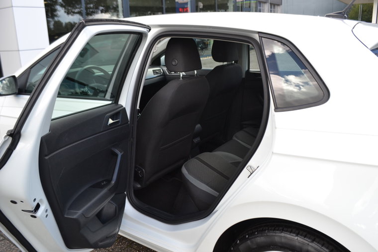 Vehicle Image 19