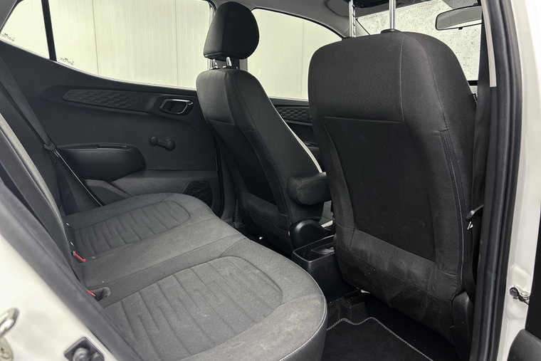 Vehicle Image 15