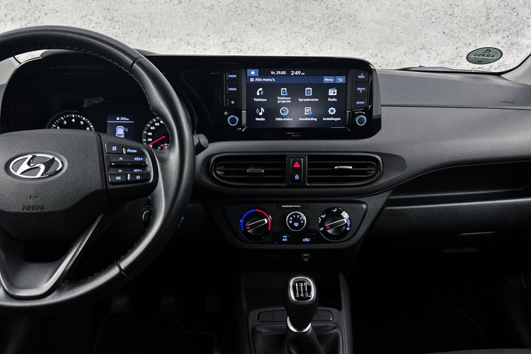 Vehicle Image 11