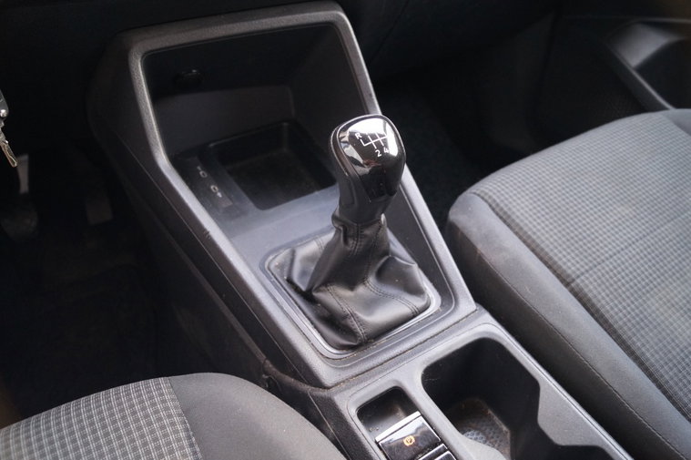 Vehicle Image 25