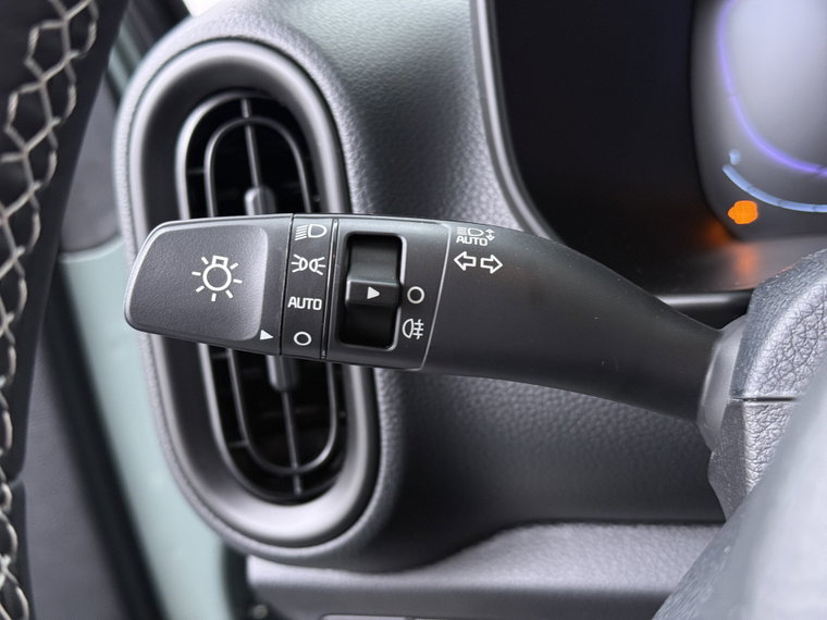 Vehicle Image 24
