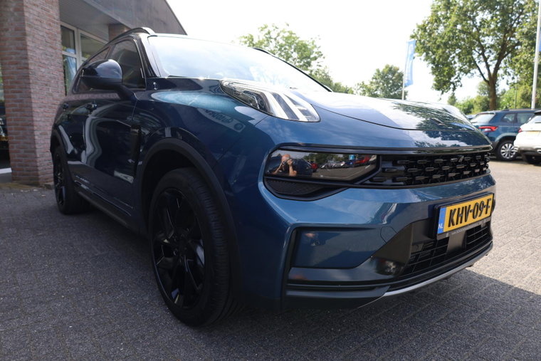 Vehicle Image 4