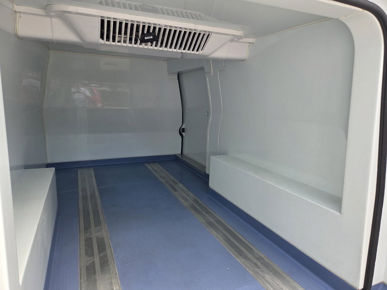 Vehicle Image 32