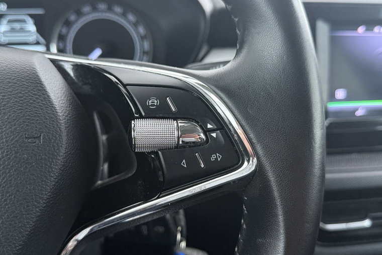 Vehicle Image 35
