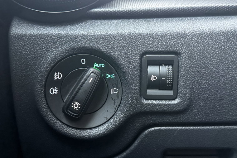 Vehicle Image 36