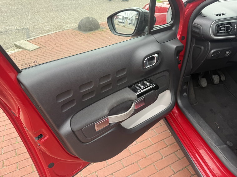 Vehicle Image 17