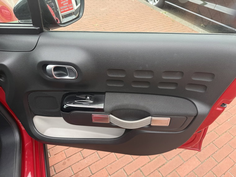 Vehicle Image 23