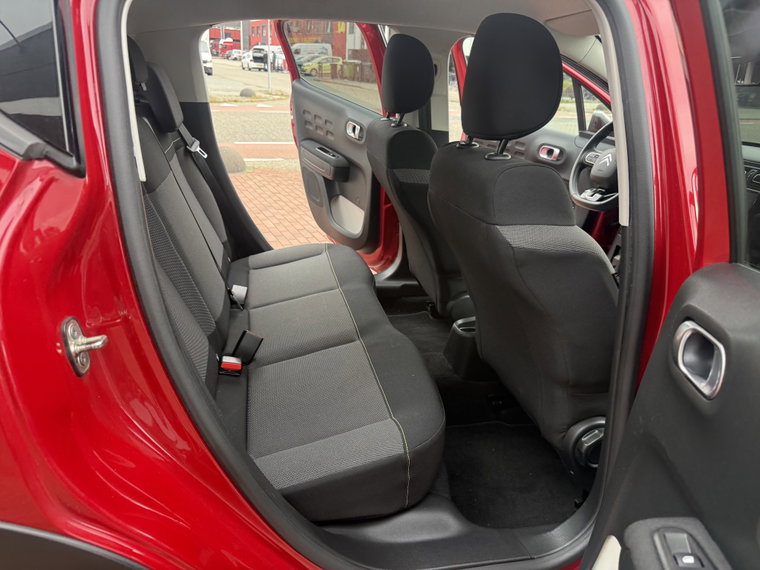 Vehicle Image 32