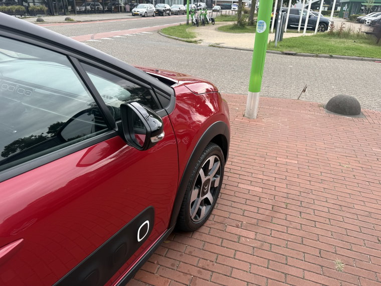 Vehicle Image 35