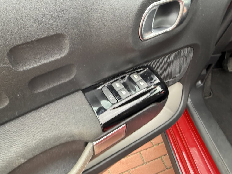 Vehicle Image 39