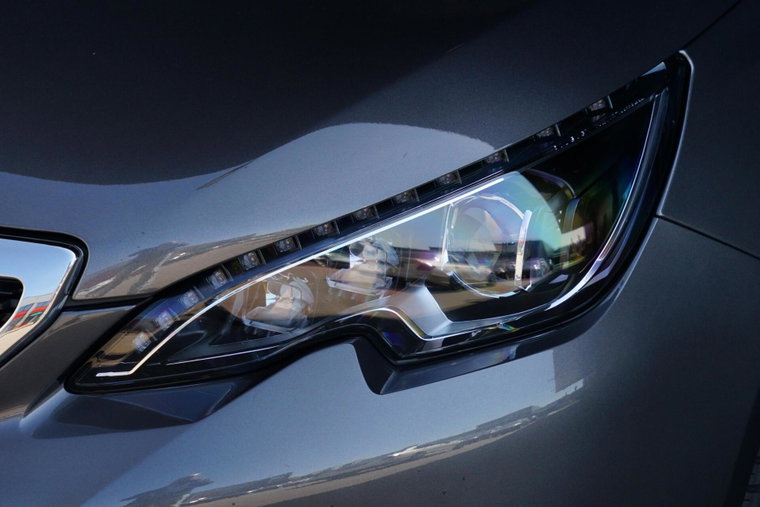 Vehicle Image 9