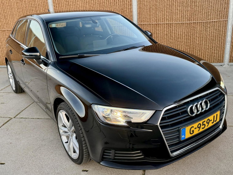 Vehicle Image 35