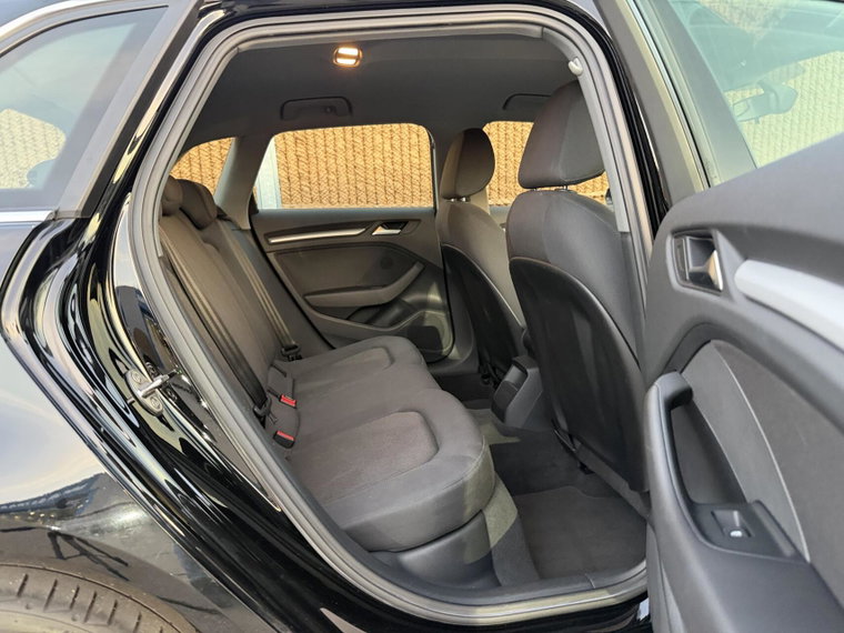 Vehicle Image 38