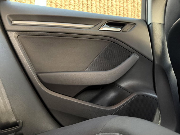 Vehicle Image 39