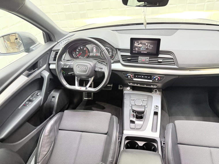 Vehicle Image 32