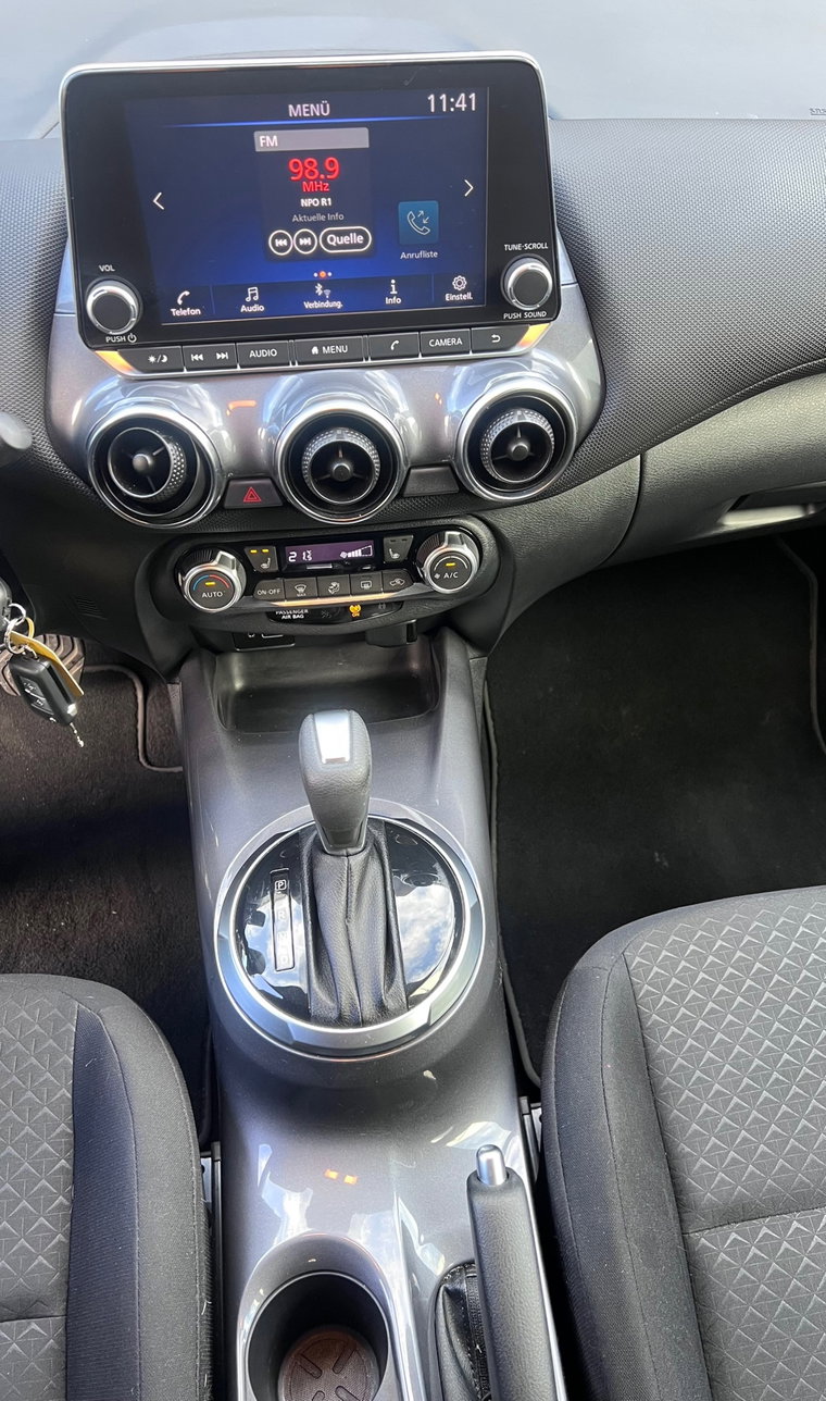 Vehicle Image 32