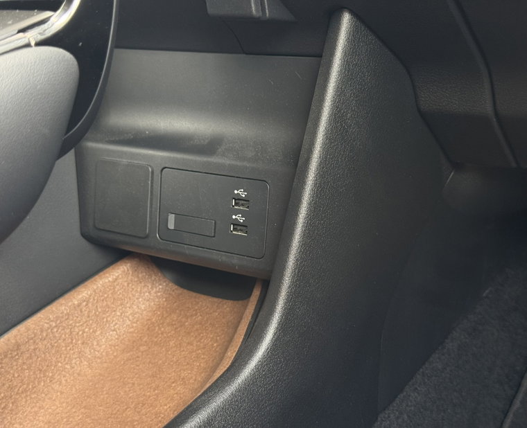 Vehicle Image 42