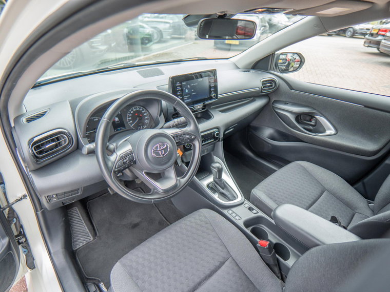 Vehicle Image 12
