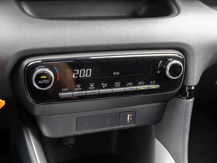 Vehicle Image 30