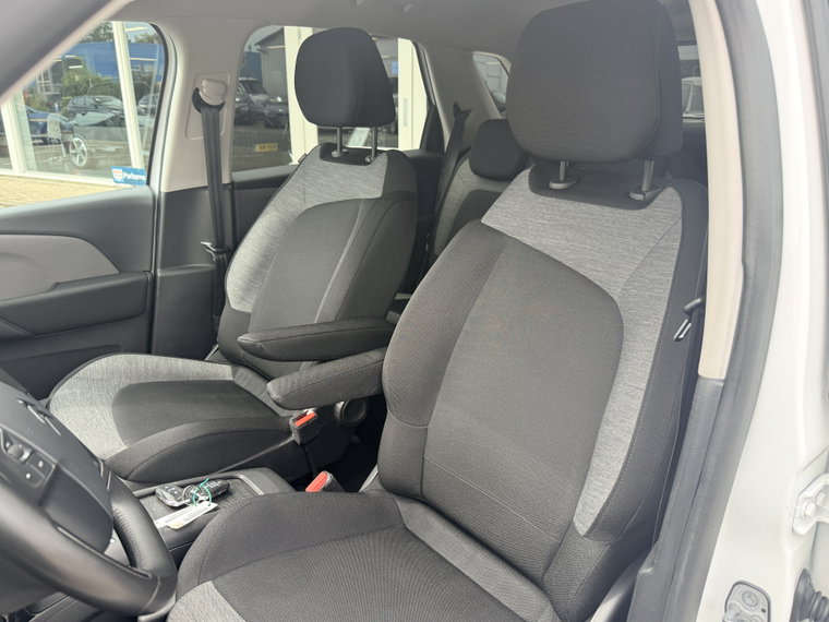 Vehicle Image 17