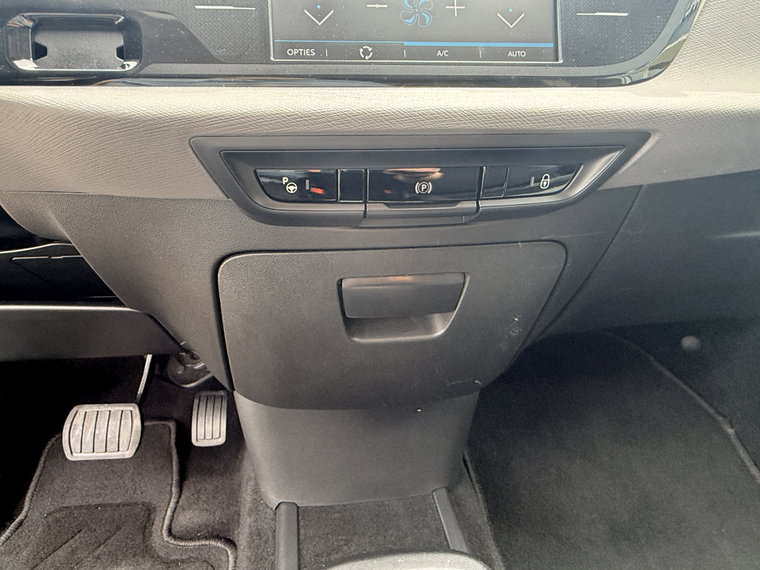 Vehicle Image 28