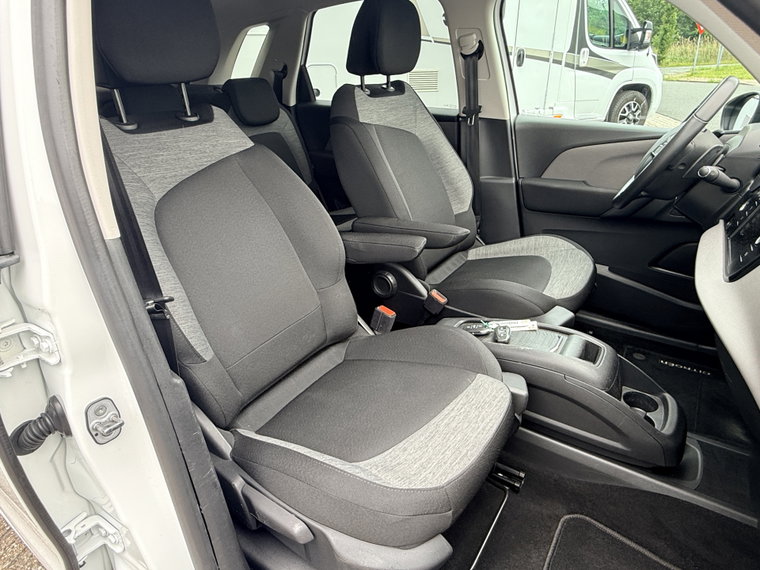 Vehicle Image 30