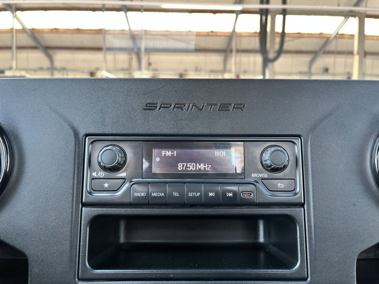 Vehicle Image 38