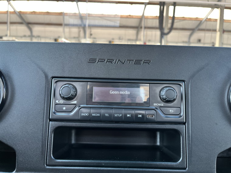 Vehicle Image 40