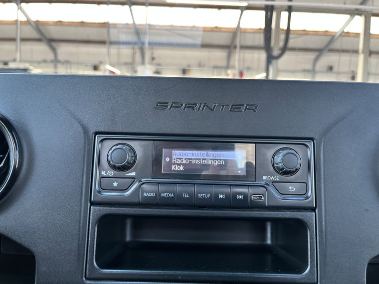 Vehicle Image 42