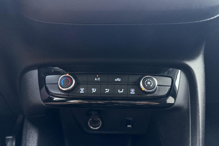 Vehicle Image 25