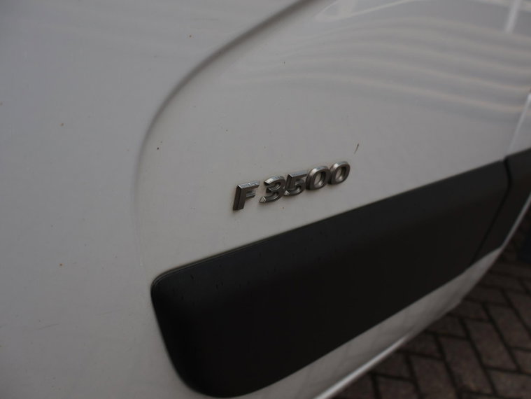 Vehicle Image 40