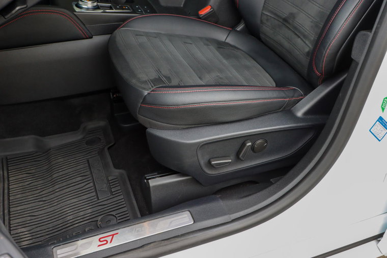 Vehicle Image 23