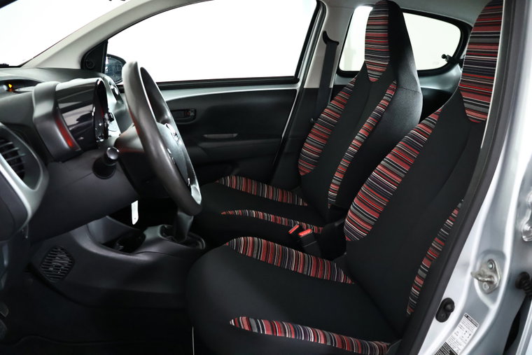Vehicle Image 11