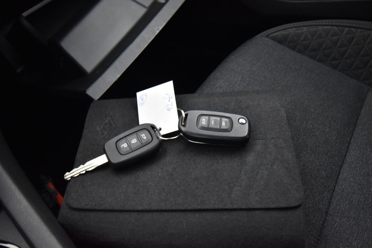 Vehicle Image 35