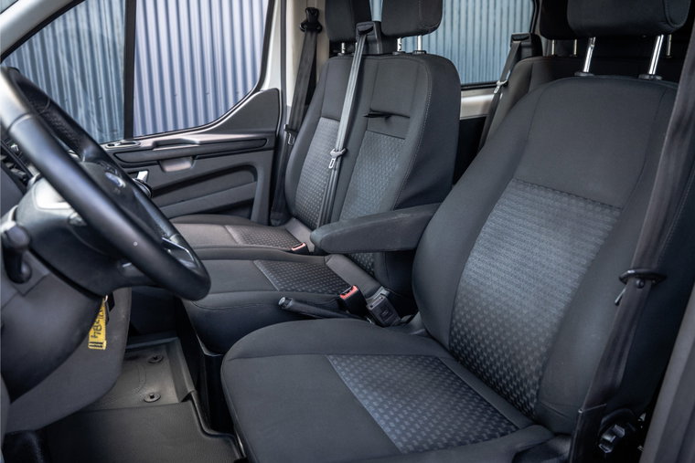 Vehicle Image 12