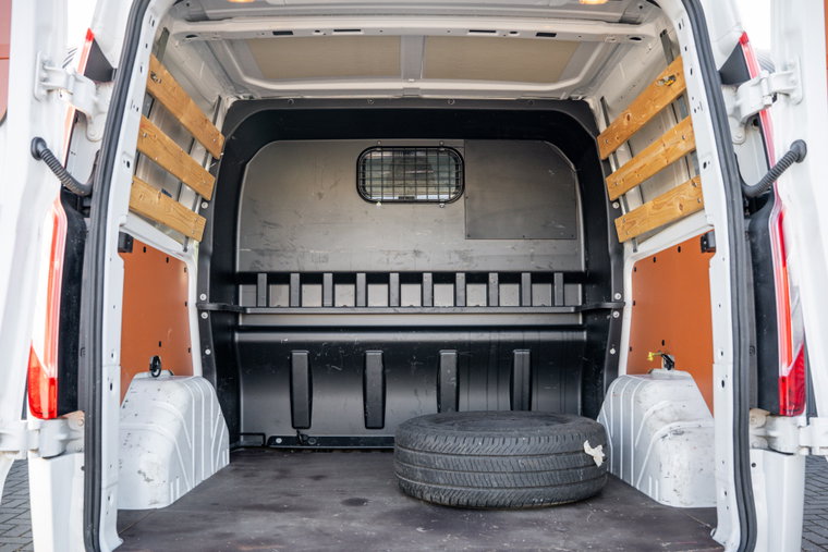 Vehicle Image 10