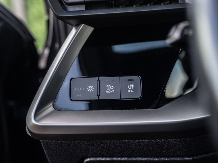Vehicle Image 28