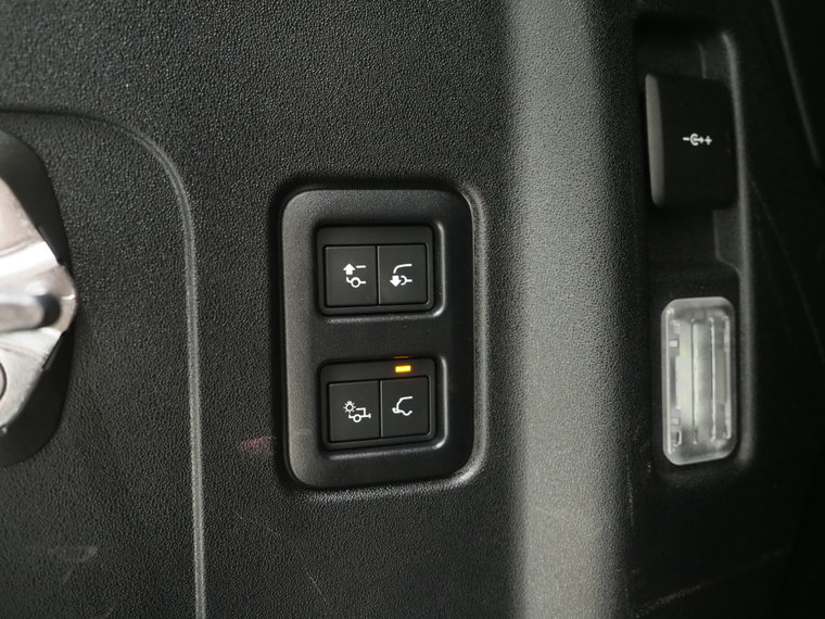 Vehicle Image 46