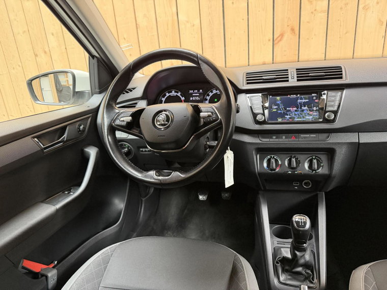 Vehicle Image 33