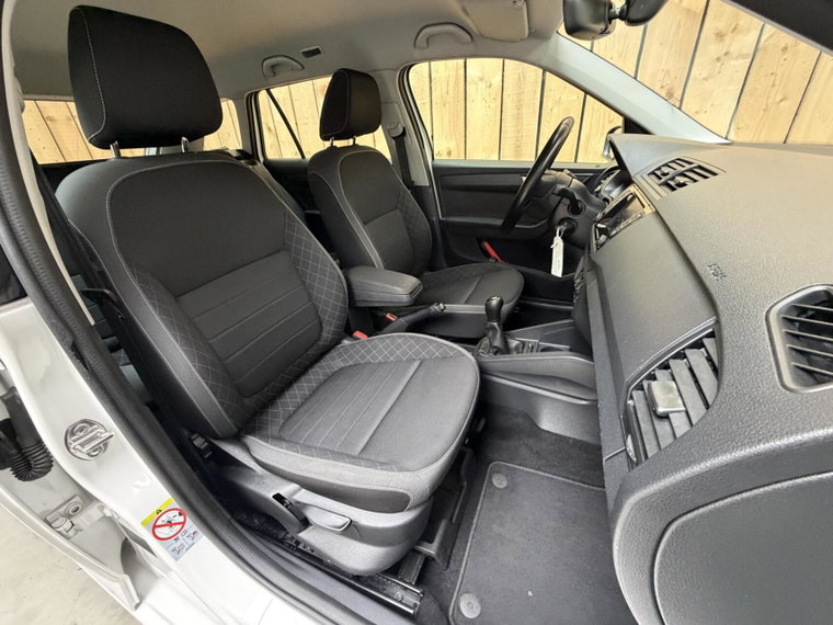 Vehicle Image 48