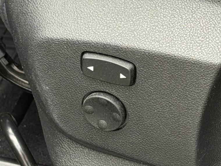 Vehicle Image 41