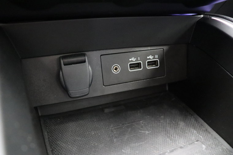 Vehicle Image 26